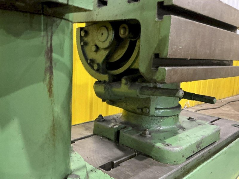3' X 9" WILLIS BERGO BERGONZI MODEL #FS870 RADIAL ARM DRILL: YOBRO #25326