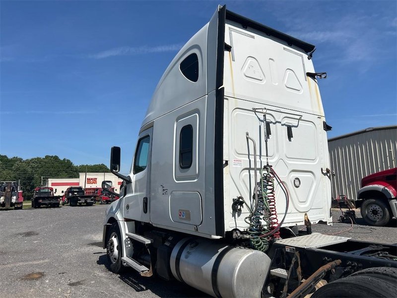 2019 Freightliner Cascadia KK8173