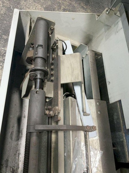HAAS 48” BAR FEEDER  -  SERVO BAR 300