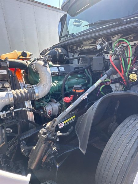 2023 Volvo VNL64T860 4V4NC9EJ5PN307510