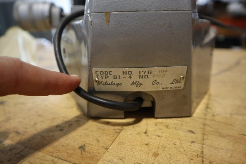 Mitutoyo ToolMakers Microscope, 2X Lens, 15X Eyepiece Lens, Micrometer Stage Adjusts, Illumination- Auction Item