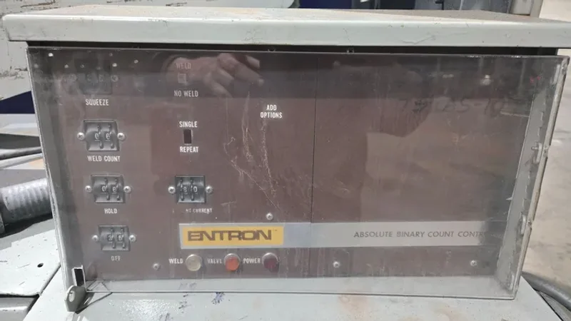 BERKLEY DAVIS RA-3-36 WELDER 440V 50 KVA 36″ THROAT USED