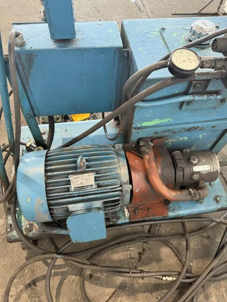 70 TON WHITNEY C-FRAME HYDRAULIC WEB PUNCH WITH POWER UNIT: STOCK #23389