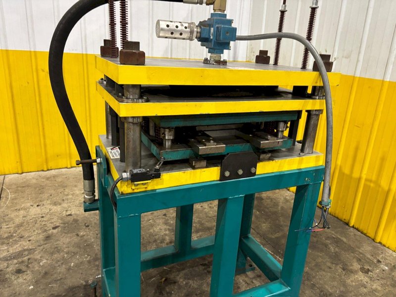 7 TON AIRAM MODEL #AP7 PNEUMATIC CUTOFF PRESS: YOBRO #24501