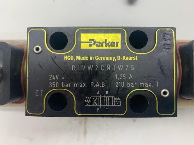 24V 5000/3000PSI PARKER DIRECTIONAL VALVE: STOCK #15262