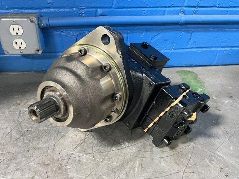 DANFOSS MOTOR TRACK DRIVE  -  51C060-1-RD1B