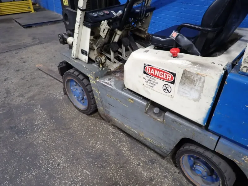 YW 4435 LBS PROPANE FORKLIFT  -  C 50