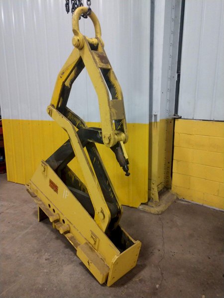 10,000 LB 5 TON ACCO MANSAVER MODEL G1616 SINGLE RIM VERTICAL COIL LIFTING TONG SCISSOR TYPE COIL LIFT: STOCK #14206