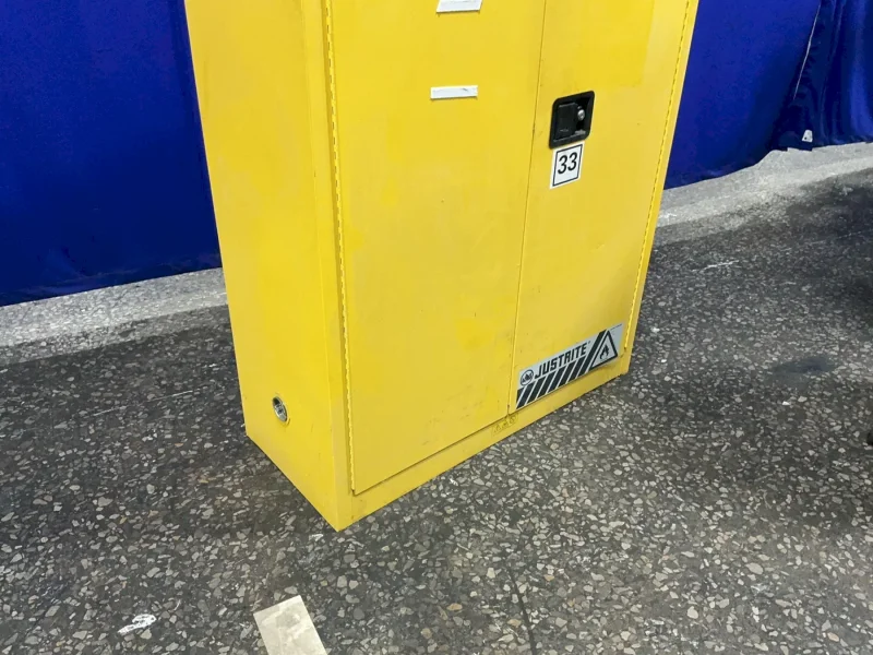 JUSTRITE 45 GALLONS  / 43" X 18" X 65" FLAMMABLE CABINET  -  894500