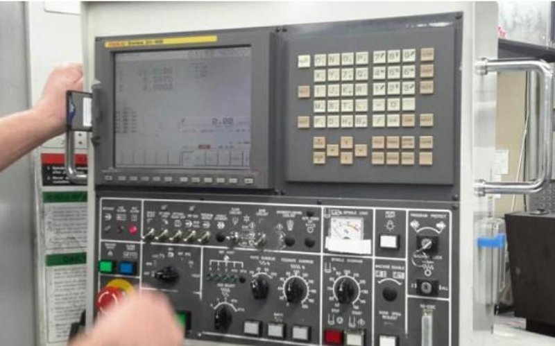 Doosan Daewoo DMV-4020LS Used CNC Vertical Machining Center For Sale -  2006