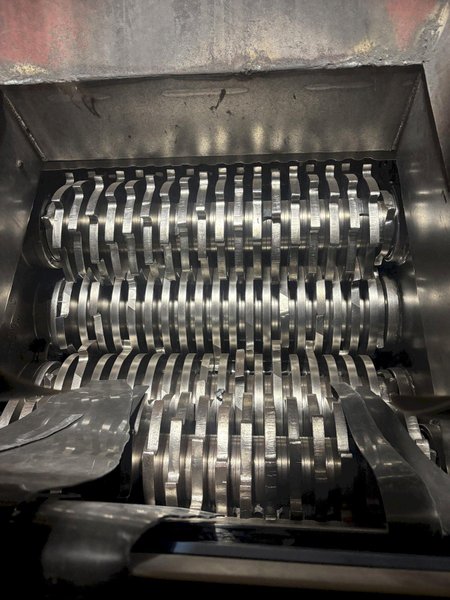 30 HP UNTHA MODEL #RS40 RUBBER SHREDDER GRANULATOR &amp; CONVEYER LINE: STOCK #22349