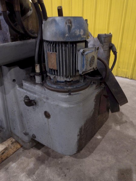 15&quot; X 32&quot; MANNAIONI MAN-AU-CYCLE THREADING LATHE, 4&quot; HOLE: STOCK #16992