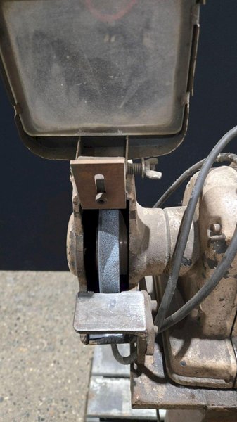 CRAFTSMAN 1157566 PEDESTAL GRINDER 115V USED