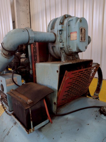 200 GALLON YELLOW BELLIED KOHLER GAS POWERED ROLLING HYDRAULIC OIL VACUUM SUMP SUCKER CART: STOCK #16072