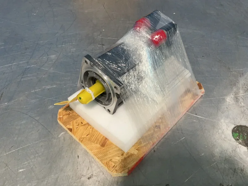 ALLEN-BRADLEY AC ROTARY SERVO MOTOR  -  MPL-B330P-MK72AA