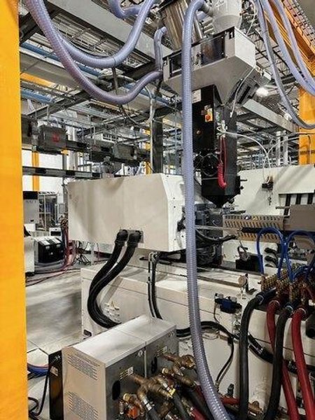 Tederic E328/E500C Injection Molder – 2022 – 369-Ton, 9.2 oz Shot, 3-Axis Servo Robot Included