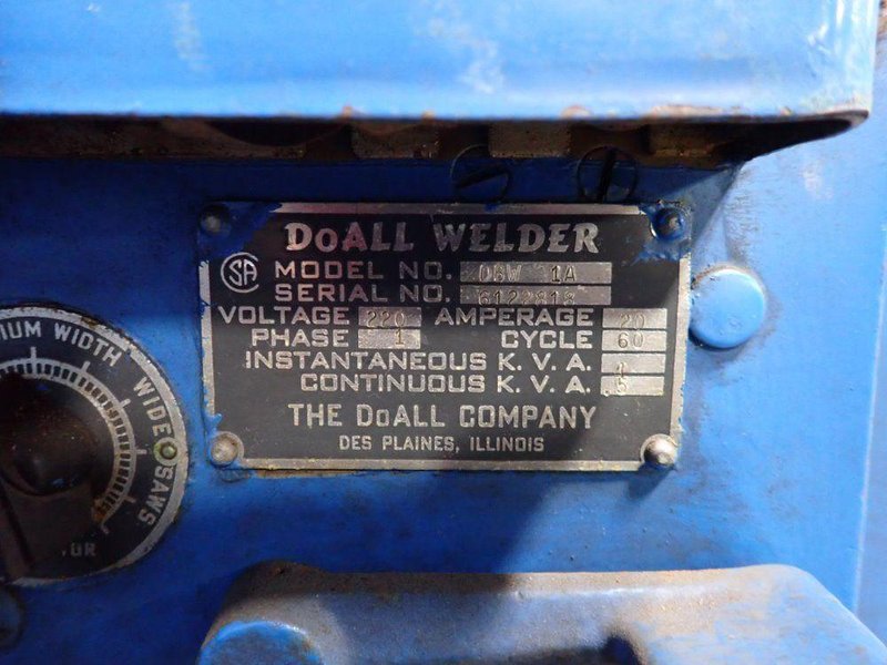 DOALL 16" THROAT VERTICAL BAND SAW  -  3012-U