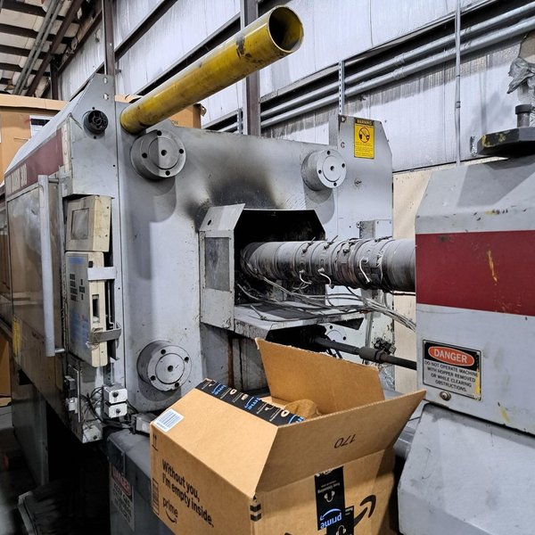 300 Ton, 30 oz Van Dorn 300 RS-30F-HT Injection Molding Machine, 1993