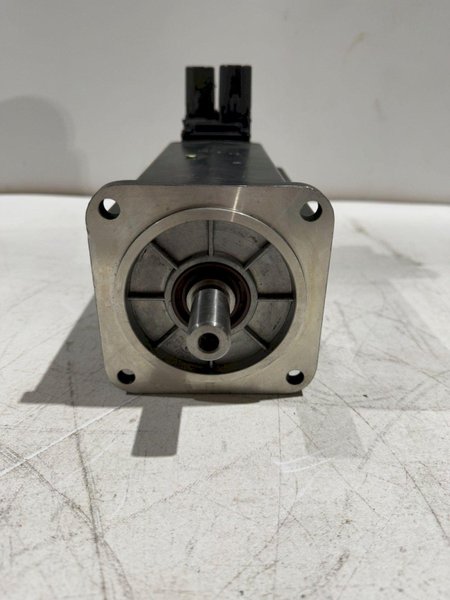 REXROTH INDRAMAT MHD071B-061-PG1-UN SERVO MOTOR USED