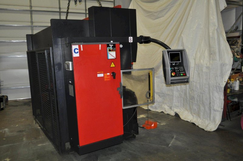 110 TON AMADA HYDRAULIC PRESS BRAKE