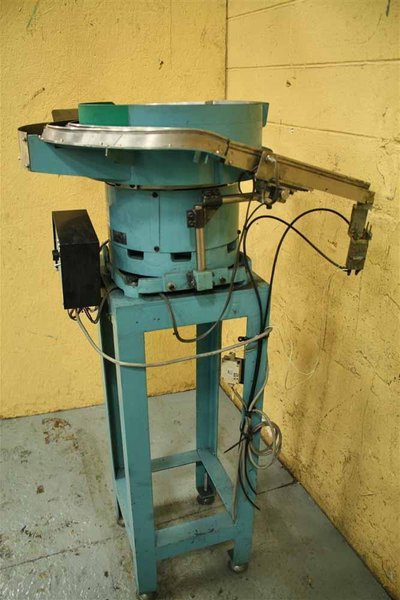 17' (44CM) YACHIO KOHKEN VIBRATORY BOWL FEEDER: STOCK #53800