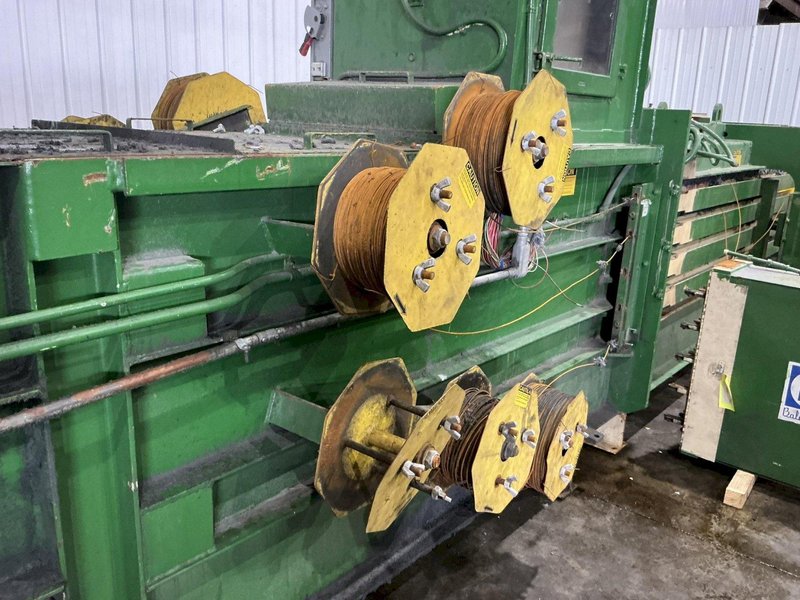 36" X 29" X 30 HP BALEMASTER MODEL #4030G-8 AUTO TIE HORIZONTAL BALER 2007: YOBRO #25000