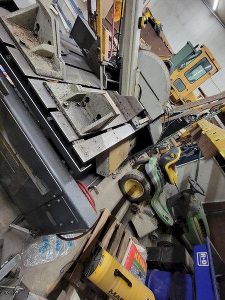 2008 Hyd-Mech V-18 Series II Vertical Bandsaw (#5429)