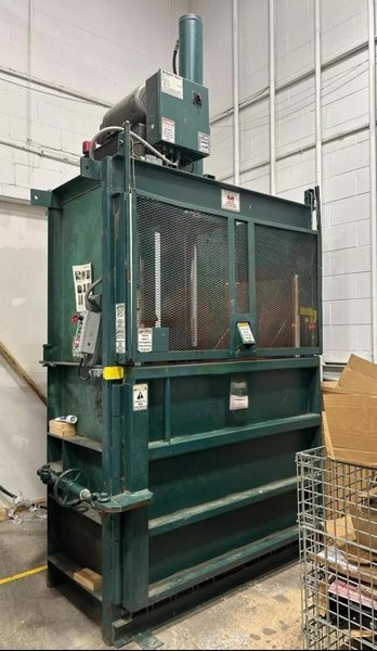 MASTER COMPACTION MODEL #E-11 BALER: YOBRO #25801