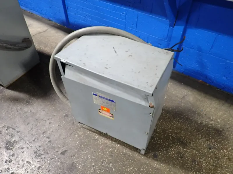 SQUARE D 45 KVA TRANSFORMER   -  45T85HIS