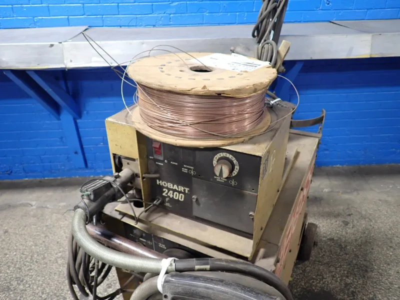 HOBART WELDER  -  FABRICATOR