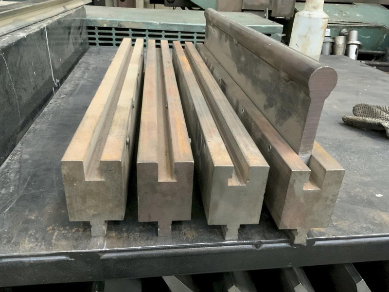 WILA PRECISION GROUND HARDENED BRAKE DIES WITH CABINET: STOCK #80762