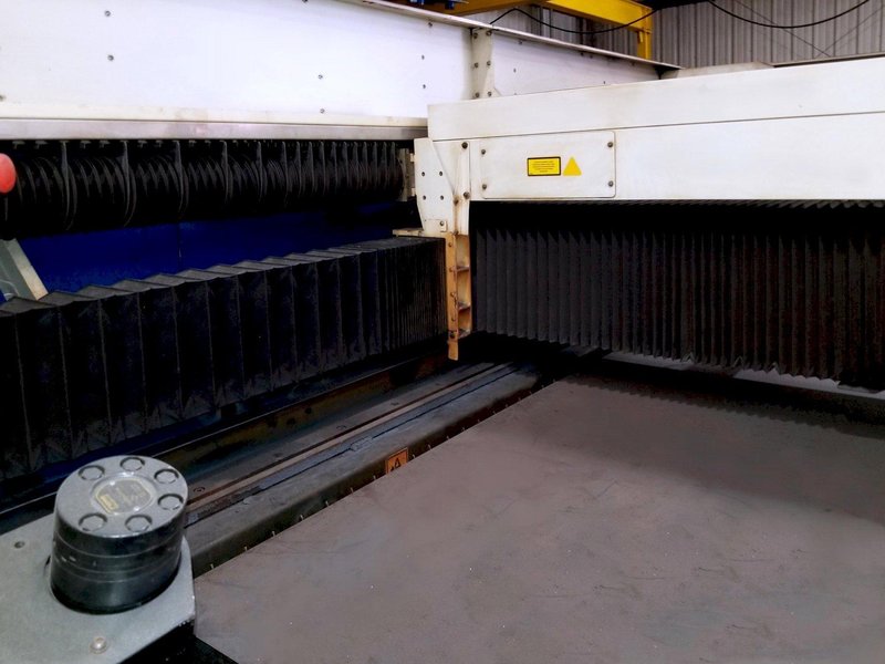 Trumpf Trumatic L3030 (2006) w/Rotolas Tube Cutting