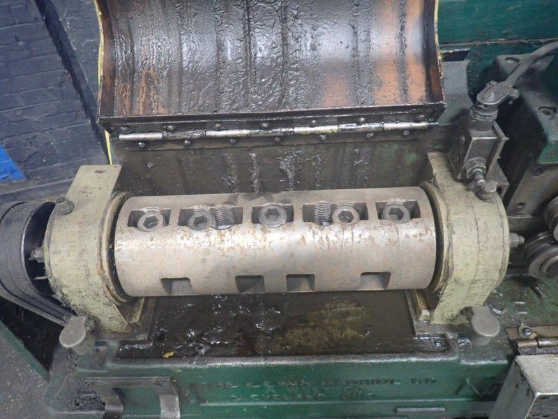 THE LEWIS MACHINE CO. WIRE STRAIGTENER &amp; CUT OFF  -  2CG