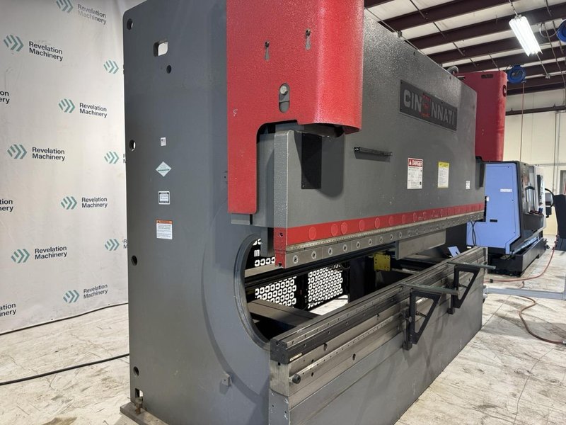 175 Ton x 10′ Cincinnati Hydraulic CNC Press Brake, 2020 – Baseform Press Brake w/ Touchscreen Control, CNC Crowning &amp; Multi-Axis Backgauge
