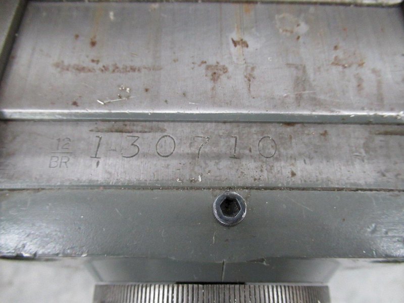 Bridgeport 2J Vertical Knee Mill, Mitutoyo 2-Axis DRO, Quill Scale, Power Table Feed