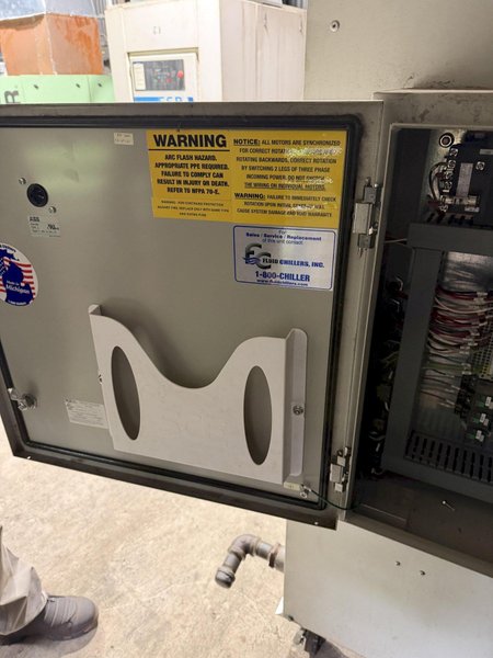 10 HP FLUID CHILLERPT1000-CBP-FF-YSTR CHILLER UNIT(NEW IN 2021). STOCK # 0549126