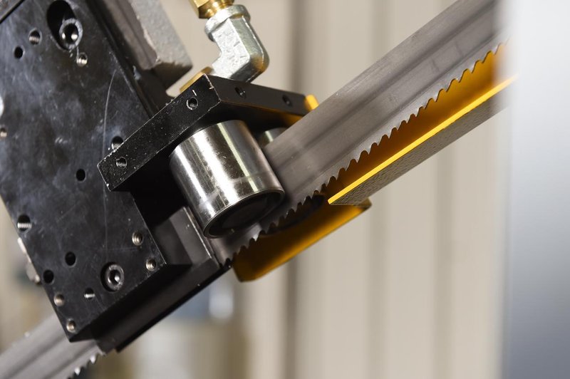 NEW 16"H x 20"W HYD-MECH MODEL S-23P SEMI-AUTOMATIC HORIZONTAL PIVOT BAND SAW
