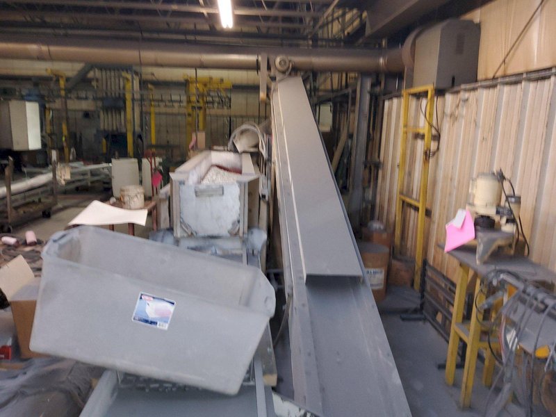 STEELMAN TUBE TYPE VIBRATORY FINISHER MACHINE WITH COLLECTION CONVEYOR: YOBRO #25321