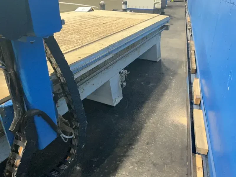 SHOP SABRE 60” X 126” CNC ROUTER MACHINE   -  IS 510