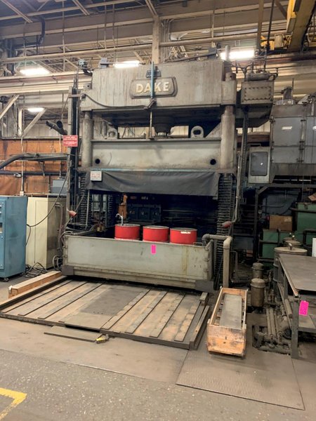 150 TON DAKE MODEL #18-467 4-POST DOWN ACTING HYDRAULIC SPOTTING PRESS. STOCK # 1265220