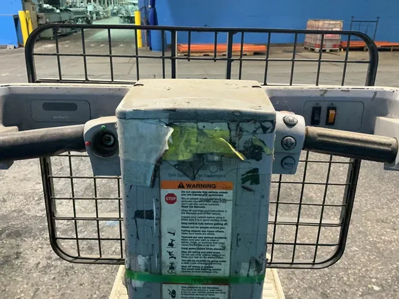 CROWN 300 LBS WAVE WORK ASSIST VEHICLE LIFT  -  WAV50-118