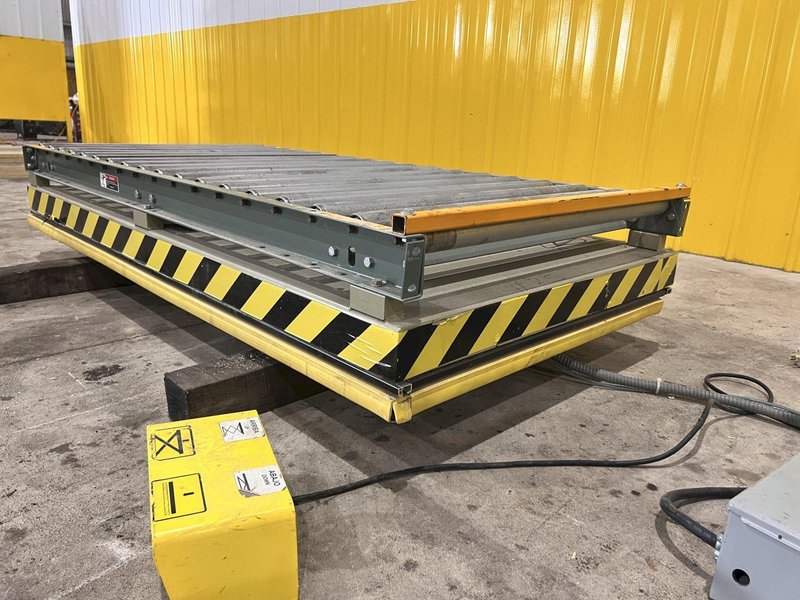 4,000 LB X 72" X 36" SOUTHWORTH MODEL #LS4-36 HYDRALUIC LIFT TABLE WITH ROLLER TOP: STOCK #20902