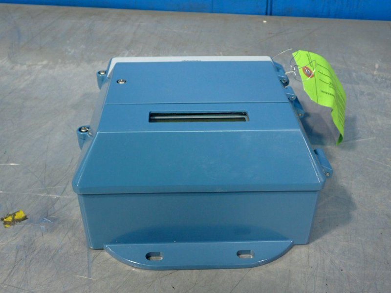 EMERSON ROSEMOUNT 8712 MAGNETIC FLOW METER TRANSMITTER   -  8712EMR1A1N5M4Q4