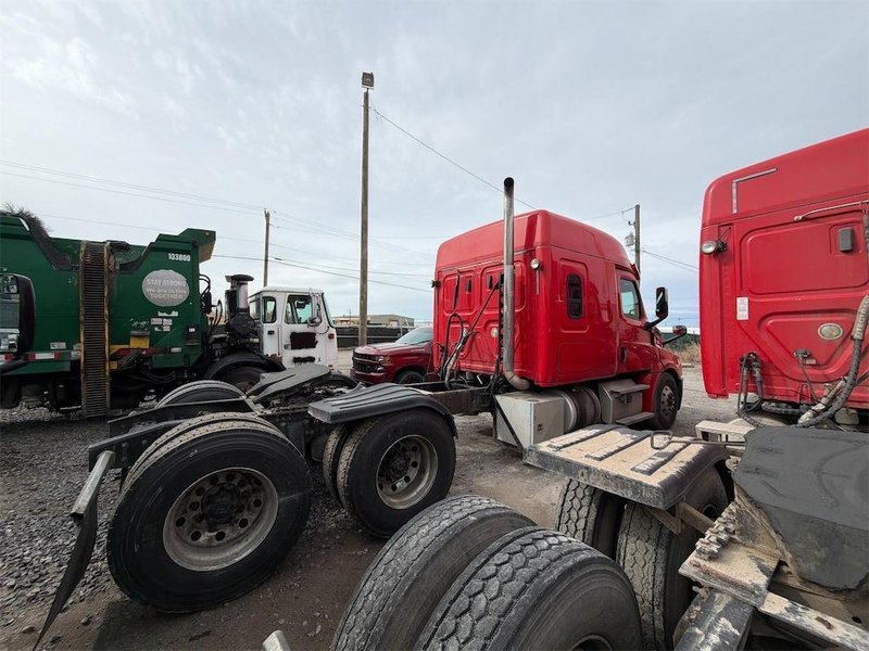 2020 Freightliner Cascadia 1FUJHHDV4LLLC1676