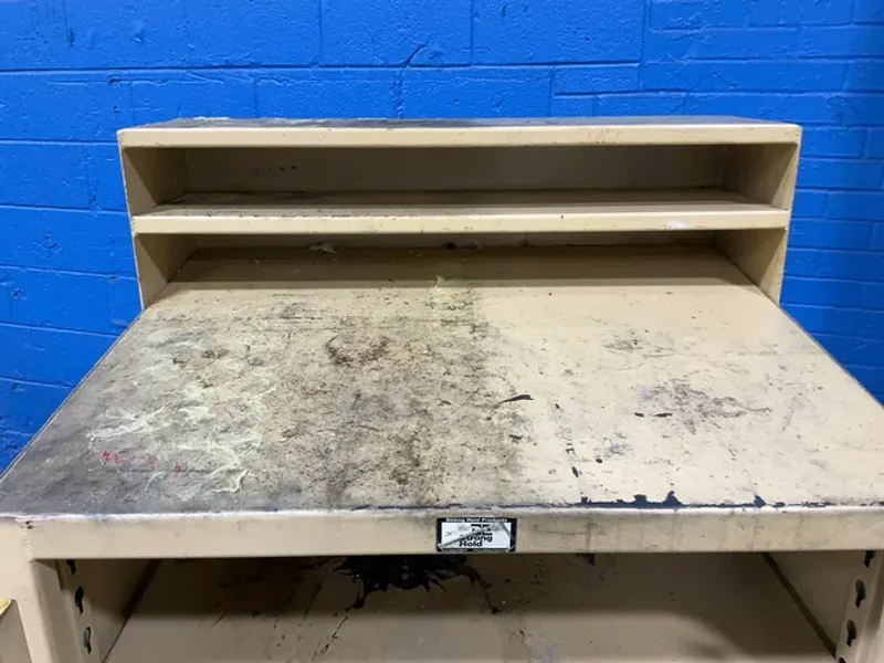 24” X 34” 31” FOREMANS STAND