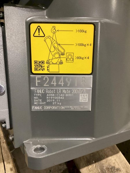 FANUC LR Mate 200iD/7L Robot w/ R-30iB Mate PLUS Controls &amp; Pendant USED