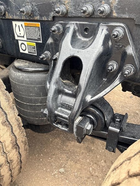 2024 Peterbilt 579 1XPBDP9X2RD895842