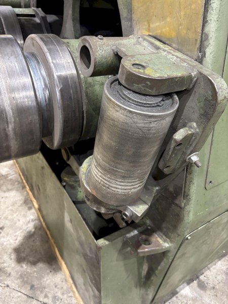 3.5&quot; x 3.5&quot; x 3/8&quot; ROUNDO MODEL #R-4 HYDRAULIC ANGLE BENDING ROLL: STOCK #23594
