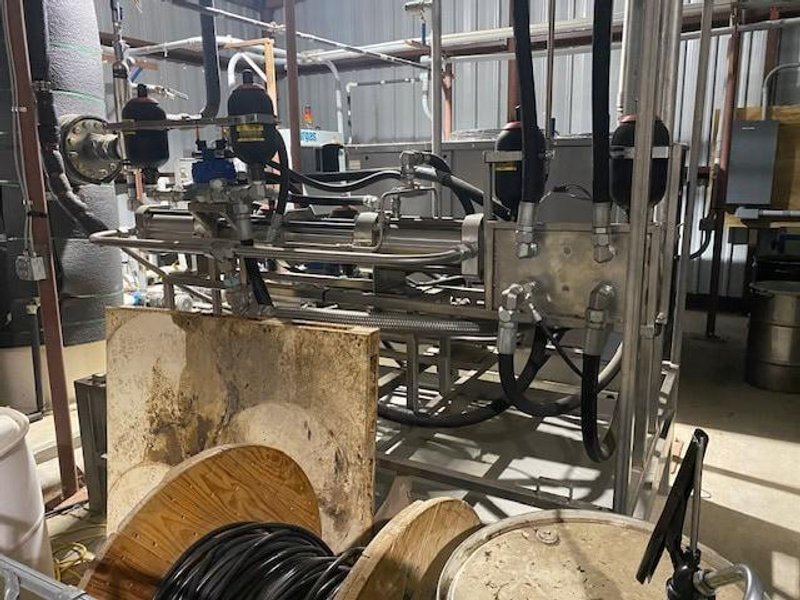 Isolate Systems CDMH.200-2X-2F Botanical CO2 Extraction System, 2021 – Less than 40 Hours