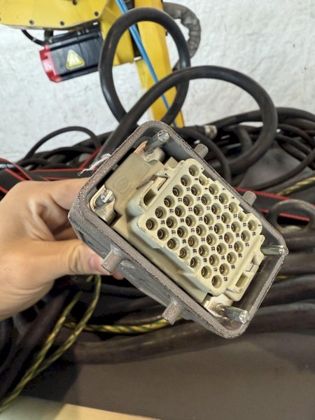 FANUC M-6iB/20 6 AXIS ROBOT W/ R-J3IB CONTROLLER. STOCK # 1005624